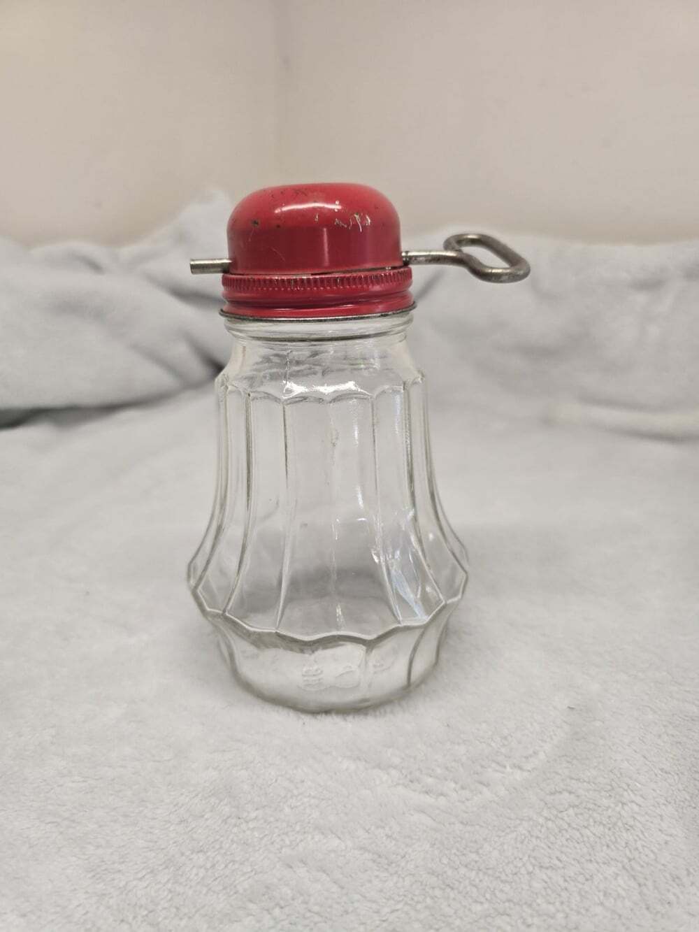Federal Housewares Vtg Herb/spice Jar With Red Metal Lid And Grinder.
